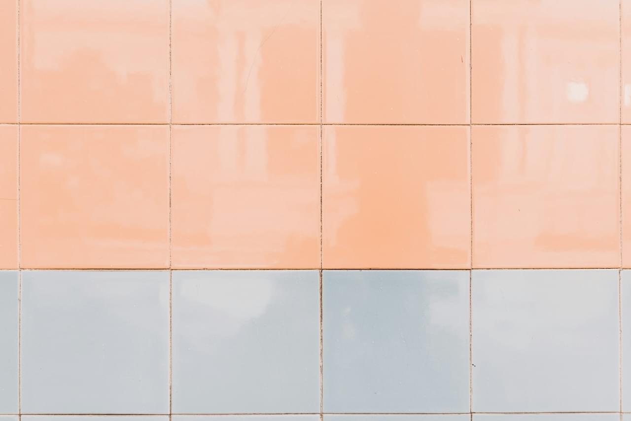 Hvit abstrakte geometrisk kunstverk fra Dresden, Tyskland